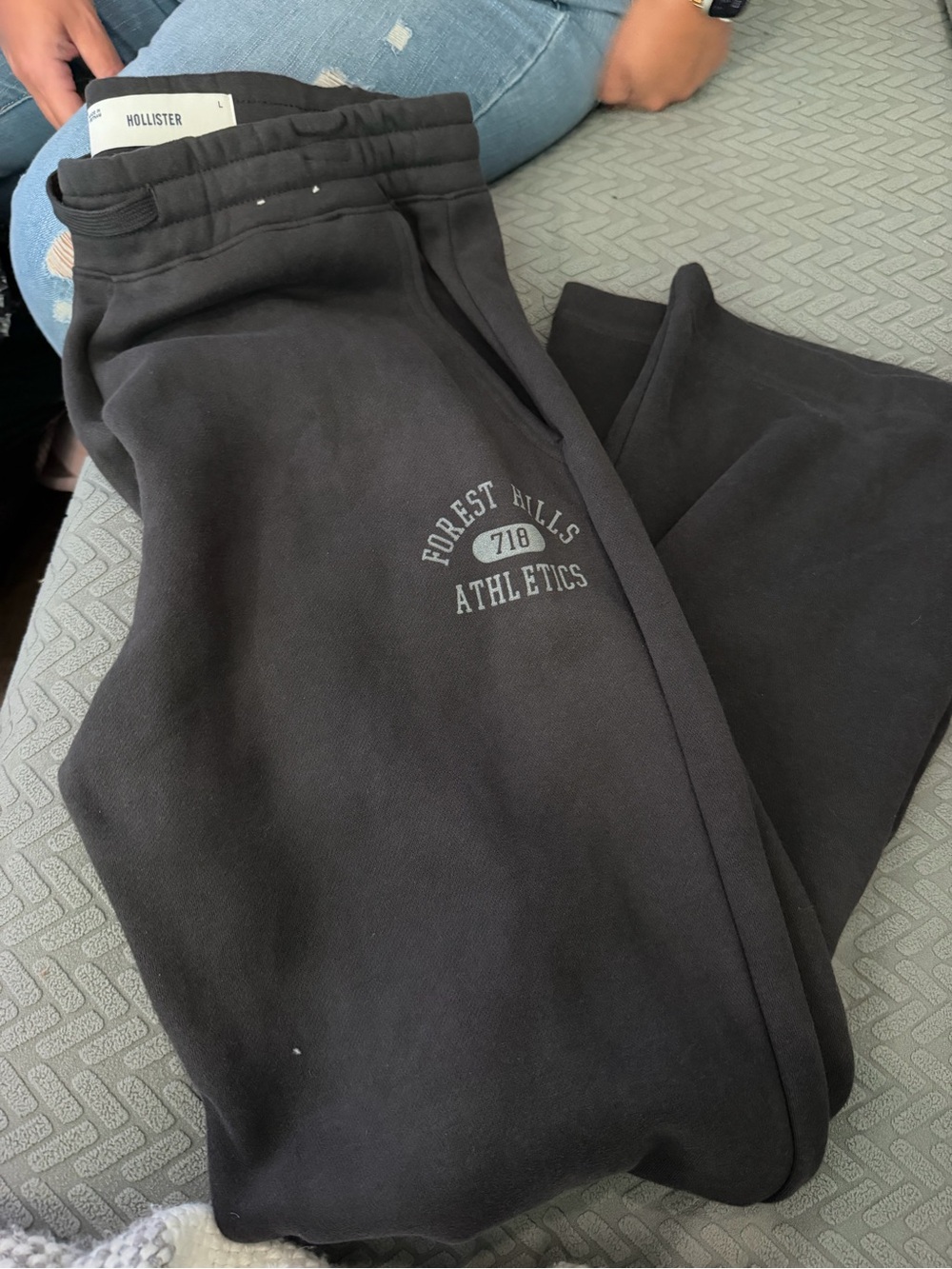 Hollister Black Forest Hills Athletics Joggers - Picture 1 of 2